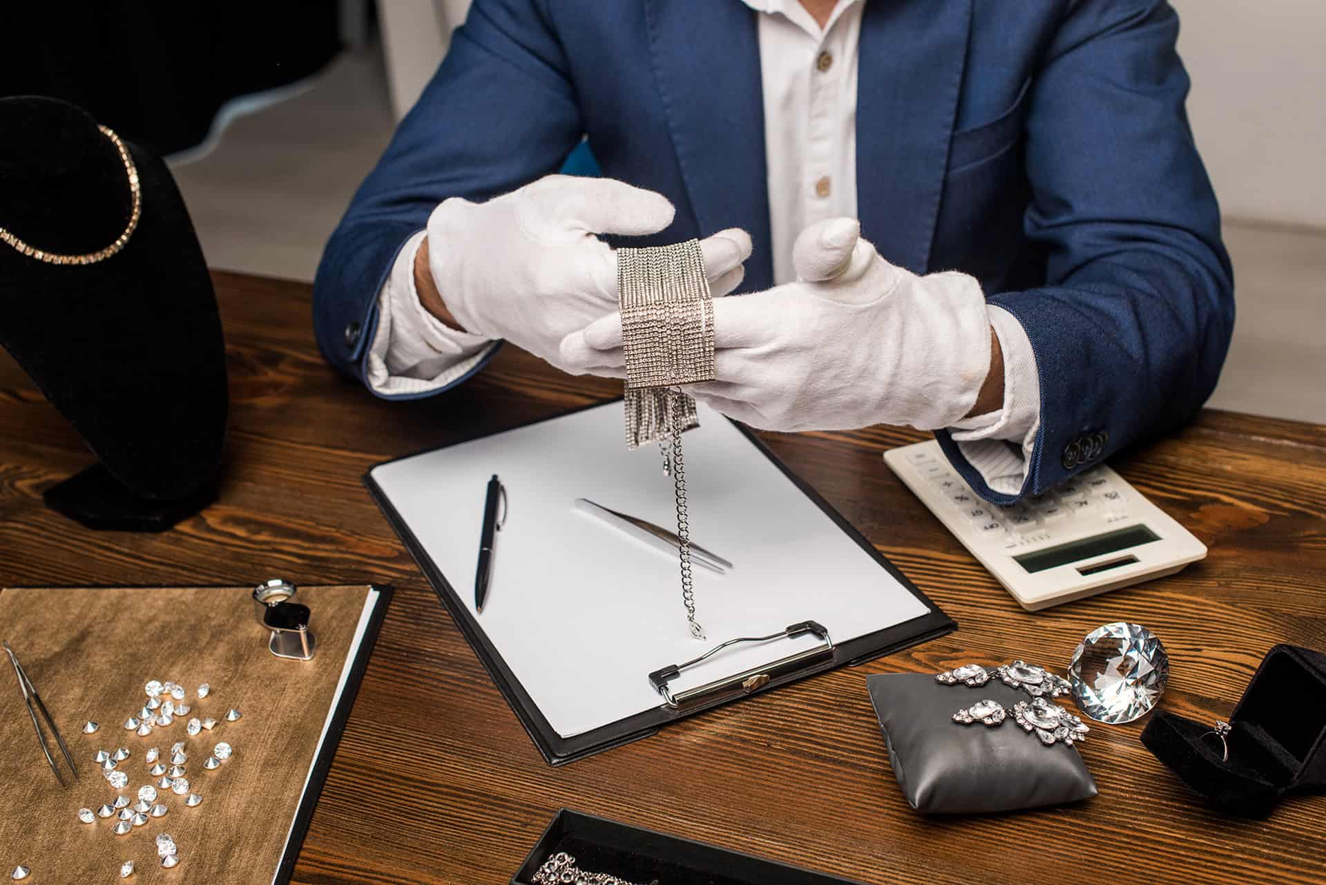 Investition in Schönheit: Warum sich Diemer Schmuck langfristig lohnt